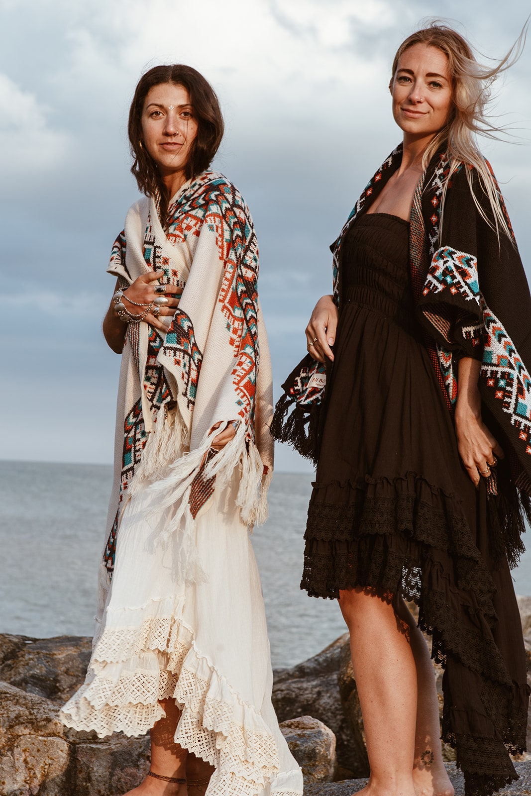 Dakota Poncho Black