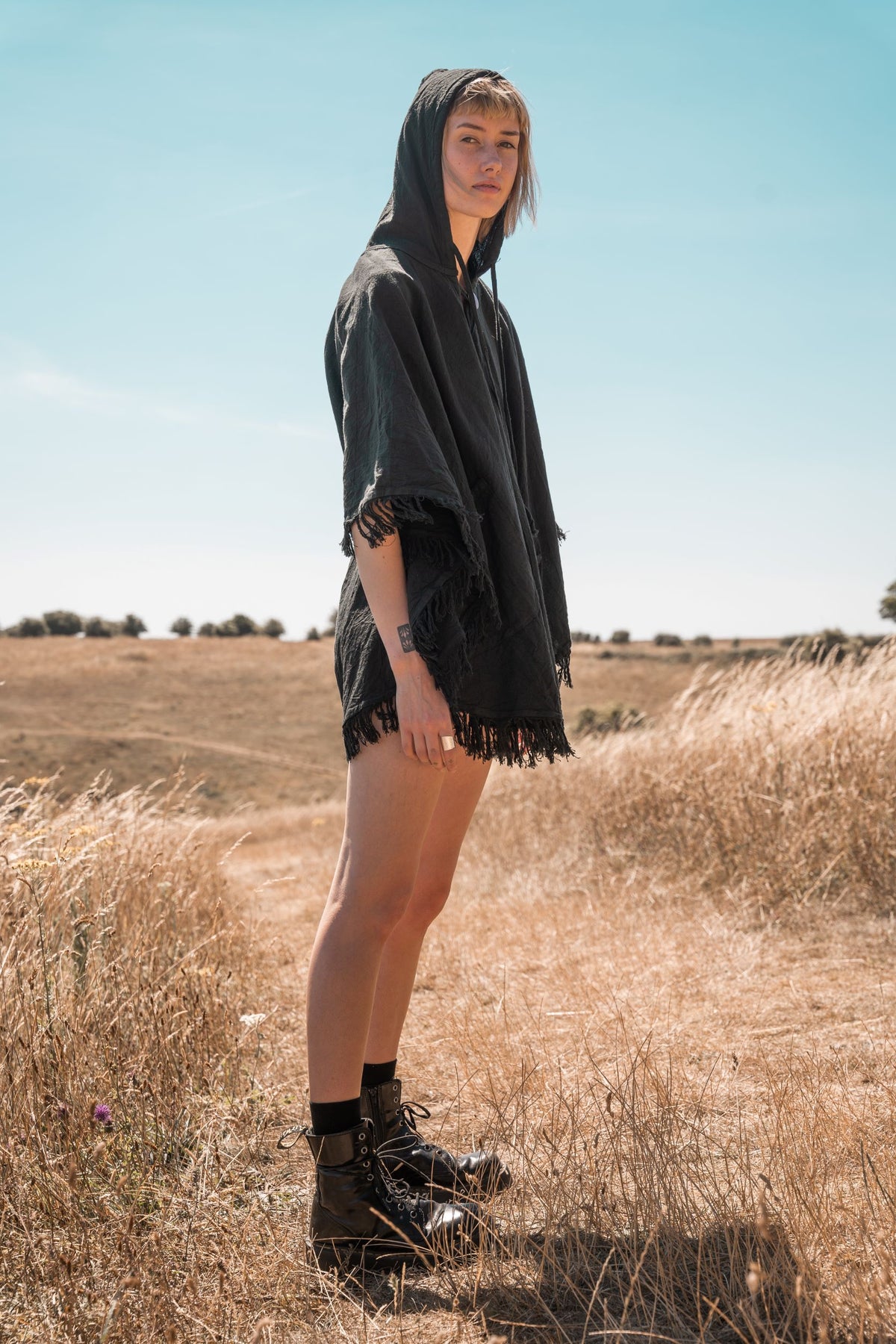 Gato Poncho Black